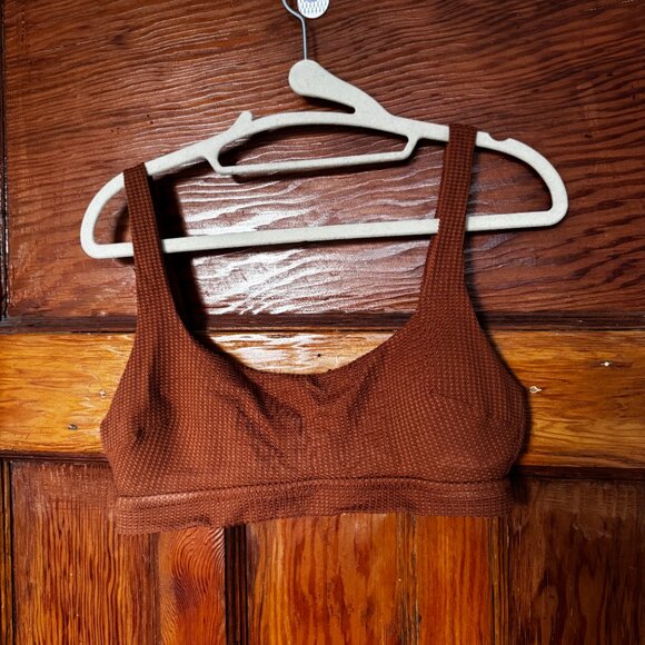 Cropped waffle-cut swimsuit top - Picture 2 of 3